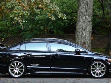 The 2017 Honda Civic Si Is The Kind Of Fun That Won’t Ruin Your Life